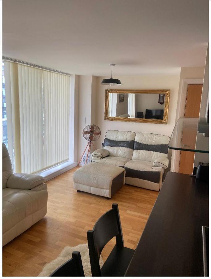 Lovely 2Br Apartment W/ City View London Exterior foto